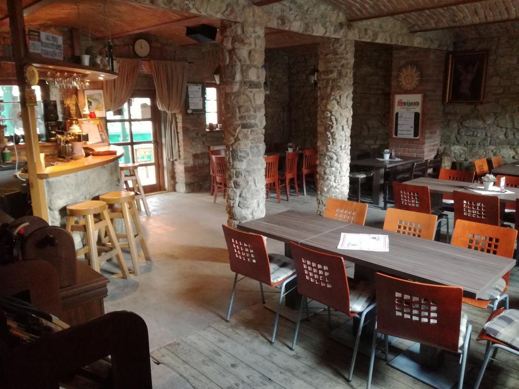 卡尔施泰因 乌拉瓦餐厅旅馆酒店 外观 照片